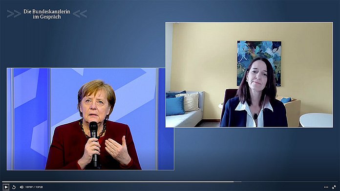 Salome Möhrer-Nolte (r.) im Gespräch mit Bundeskanzlerin Merkel. 
