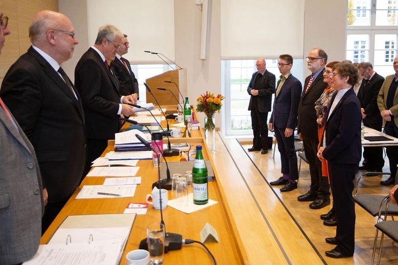 Verpflichtung neuer Synodaler und Bischöfin Dr. Hofmann - Eröffnung der Herbsttagung 2019 der Landessynode in Hofgeismar. (Foto: medio.tv/Schauderna)