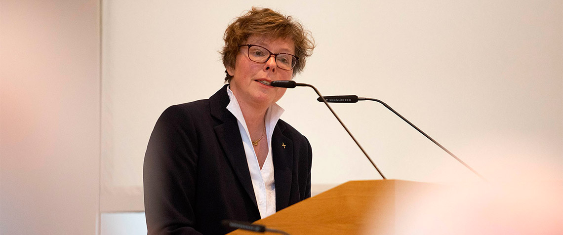 Bischöfin Dr. Hofmann während ihres Berichts vor der Landessynode. (Foto: medio.tv/Schauderna)