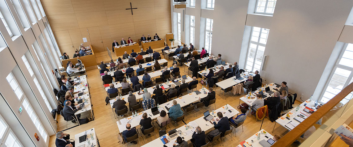 Blick in den Synodalsaal der Evangelischen Tagungsstätte in Hofgeismar. (Foto: medio.tv/Schauderna)