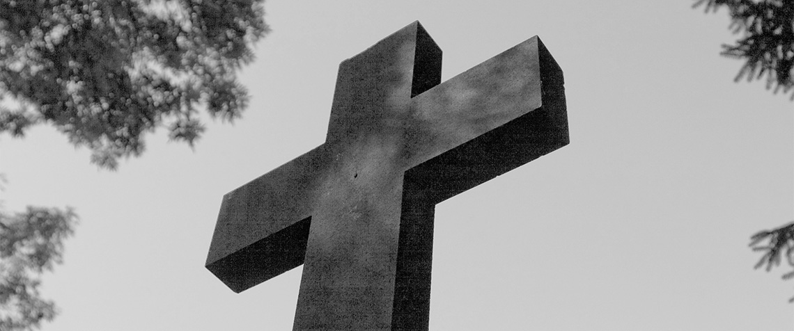 Kreuz auf dem Kasseler Hauptfriedhof. (Foto: medio.tv/Schauderna)