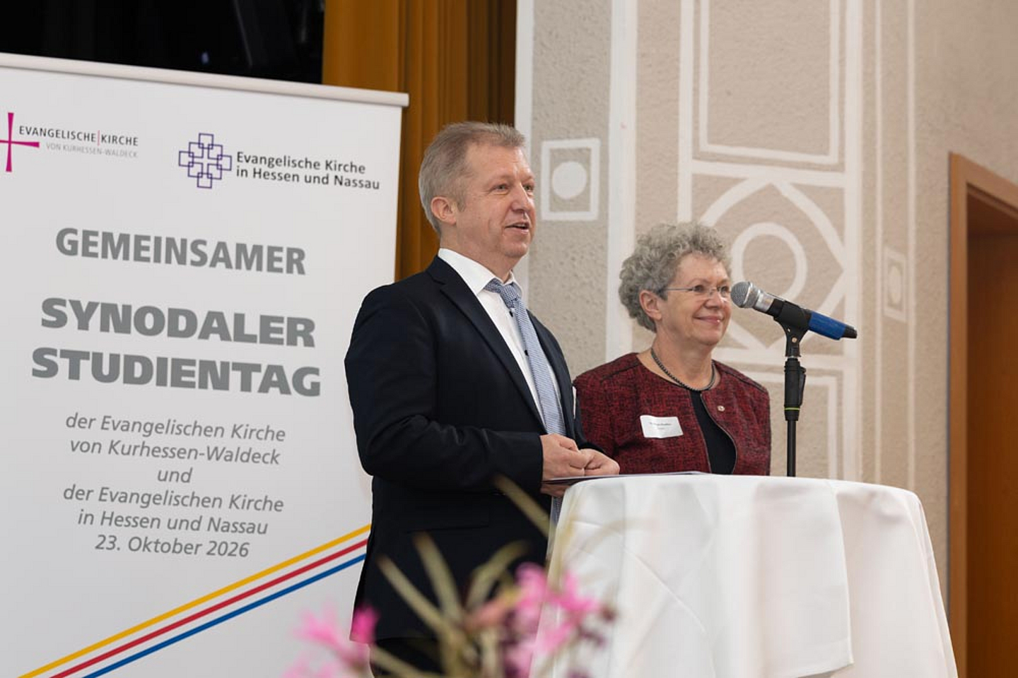 Dr. Michael Schneider, Präses der Landessynode der EKKW und Dr. Birgit Pfeiffer, Präses der Kirchensynode der EKHN Dr. Michael Schneider, Präses der Landessynode der EKKW und Dr. Birgit Pfeiffer, Präses der Kirchensynode der EKHN