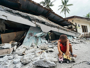 Unser Foto zeigt vom Erdbeben zerstörte Gebäude in der philippinischen Provinz Sarangani.