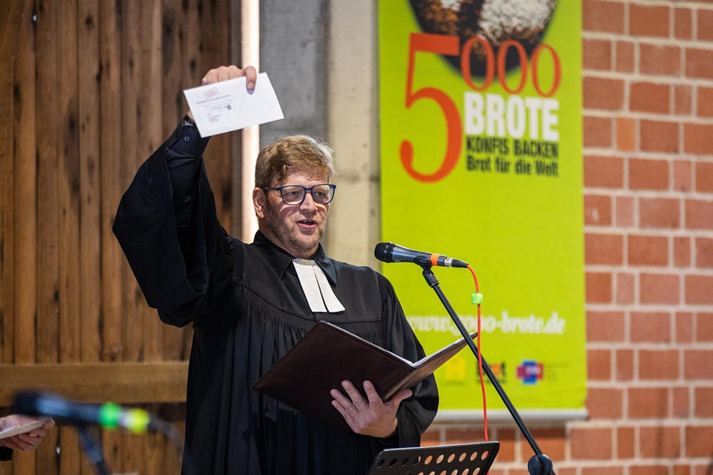 5.000 Brote - Konfis backen Brot für die Welt 5.000 Brote - Konfis backen Brot für die Welt - Eröffnungsgottesdienst am 28. September 2025 in Vellmar