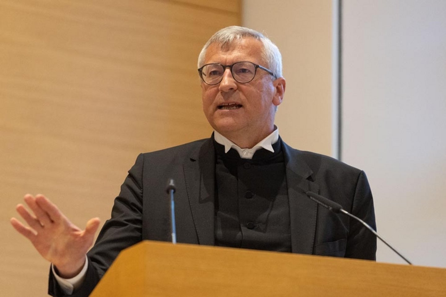 Vortrag Bischof Dr. Bernhard Felmberg zu Seelsorge an Soldatinnen und Soldaten