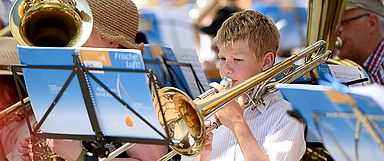 Neben verschiedenen gemeinsamen Proben und Konzerten stand ein großer Festgottesdienst mit Bischöfin Dr. Beate Hofmann und Pfarrer Jörg Scheer im Mittelpunkt des Tages. (Foto: medio.tv/Marzena Seidel)