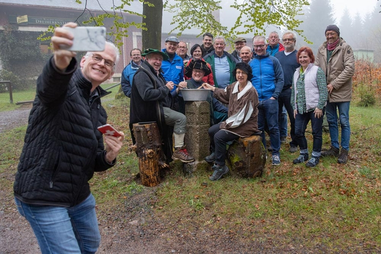 MP Bodod Ramelow bei Begegnungswanderung in Brotterode