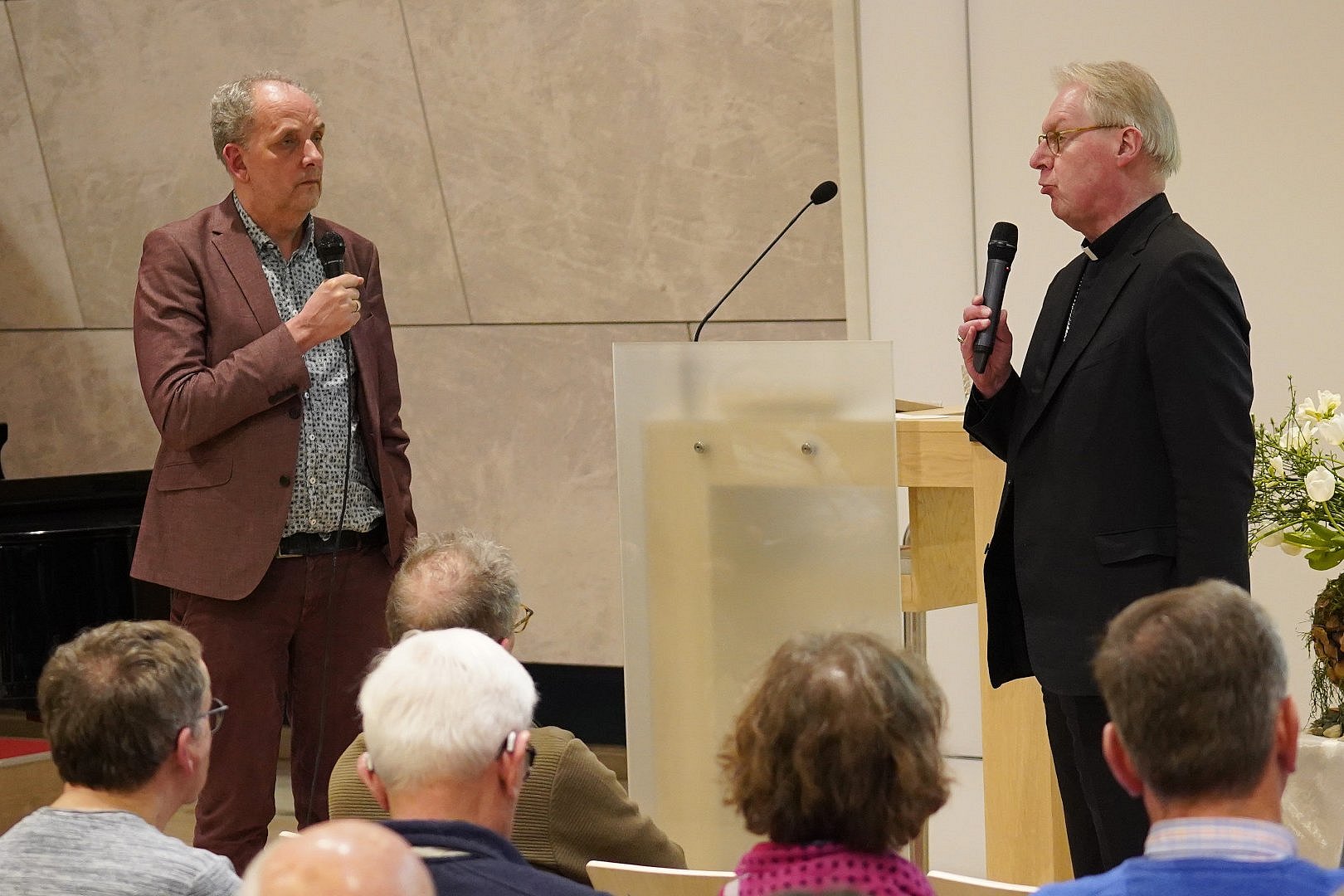 Pfarrer Ferdinand Borger (links) und Bischof Dr. Gerard de Korte