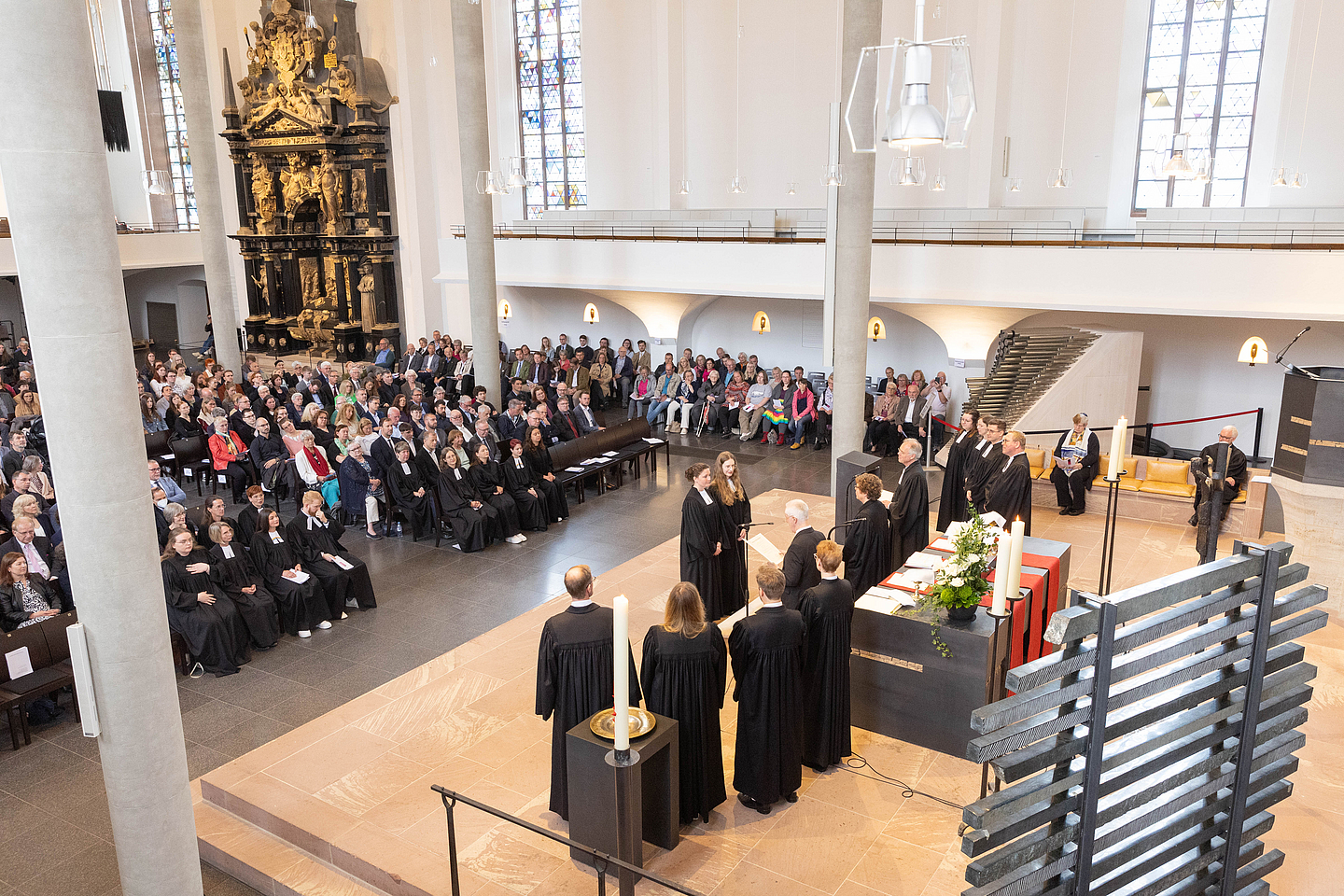 Einsegnung der Ordinant*innen zu Pfarrerinnen und Pfarrern der EKKW
