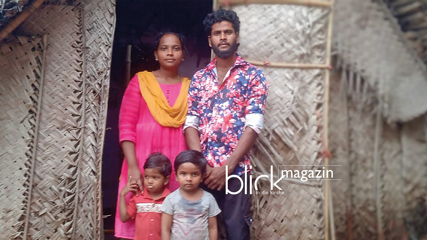 Selbstbewusst: Tamilselvi geht ihren Weg auch gegen Widerstände. Das Foto zeigt sie in ihrer Hütte mit ihrem Mann und den beiden Söhnen. Die Ausbildungshilfe unterstützt in Indien junge Frauen wie sie.
