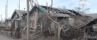 Nach Angaben der Katastrophenschutzbehörde Indonesiens und der GKJW wurden fast 3.000 Häuser und 38 Schulen beschädigt. Bislang wurden 34 Personen getötet, 27 Menschen werden noch vermisst. (Foto: GKJW)