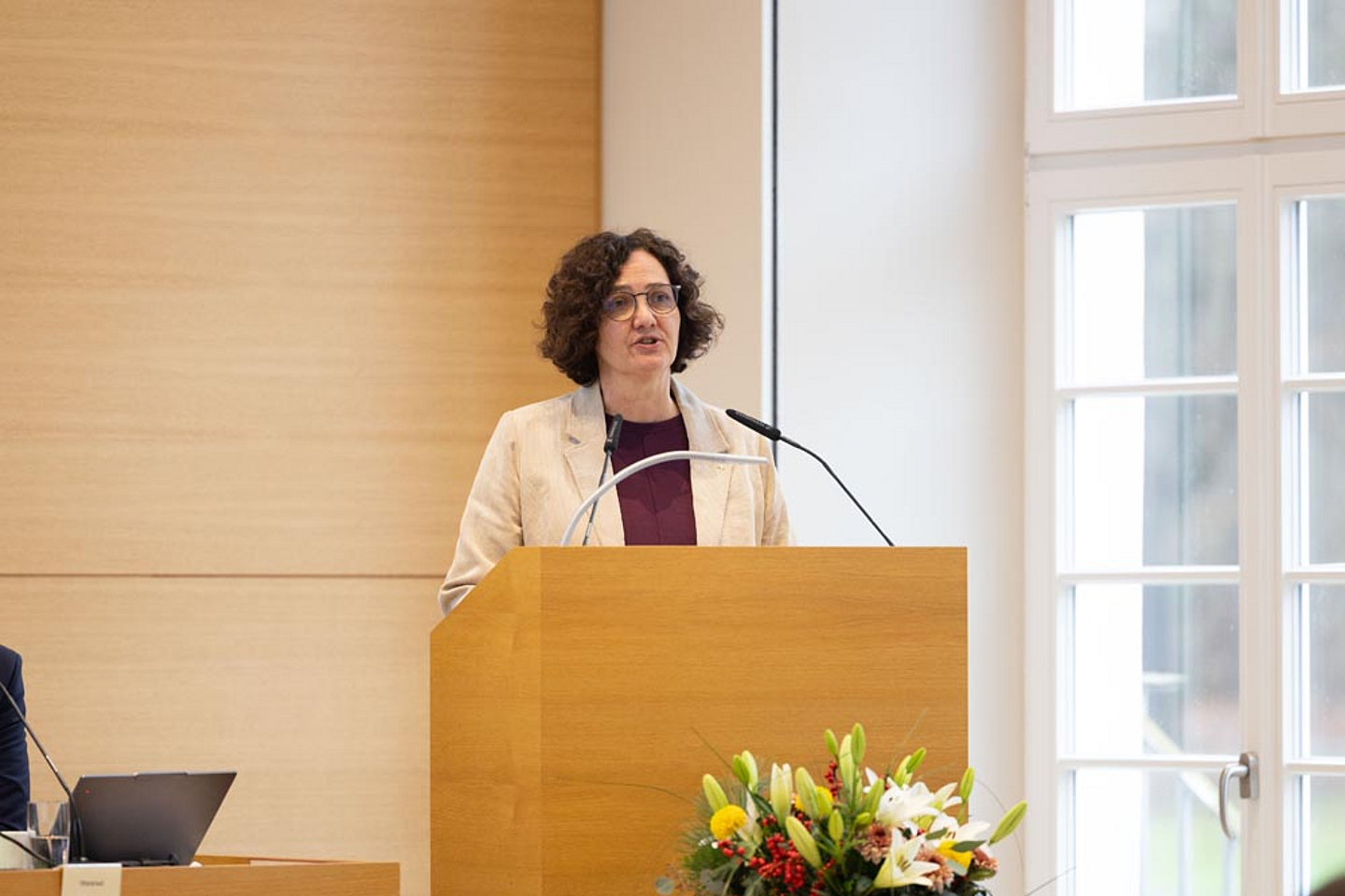 Dekanin Eva Brinke-Kriebel, Vorsitzende des Finanzausschusses