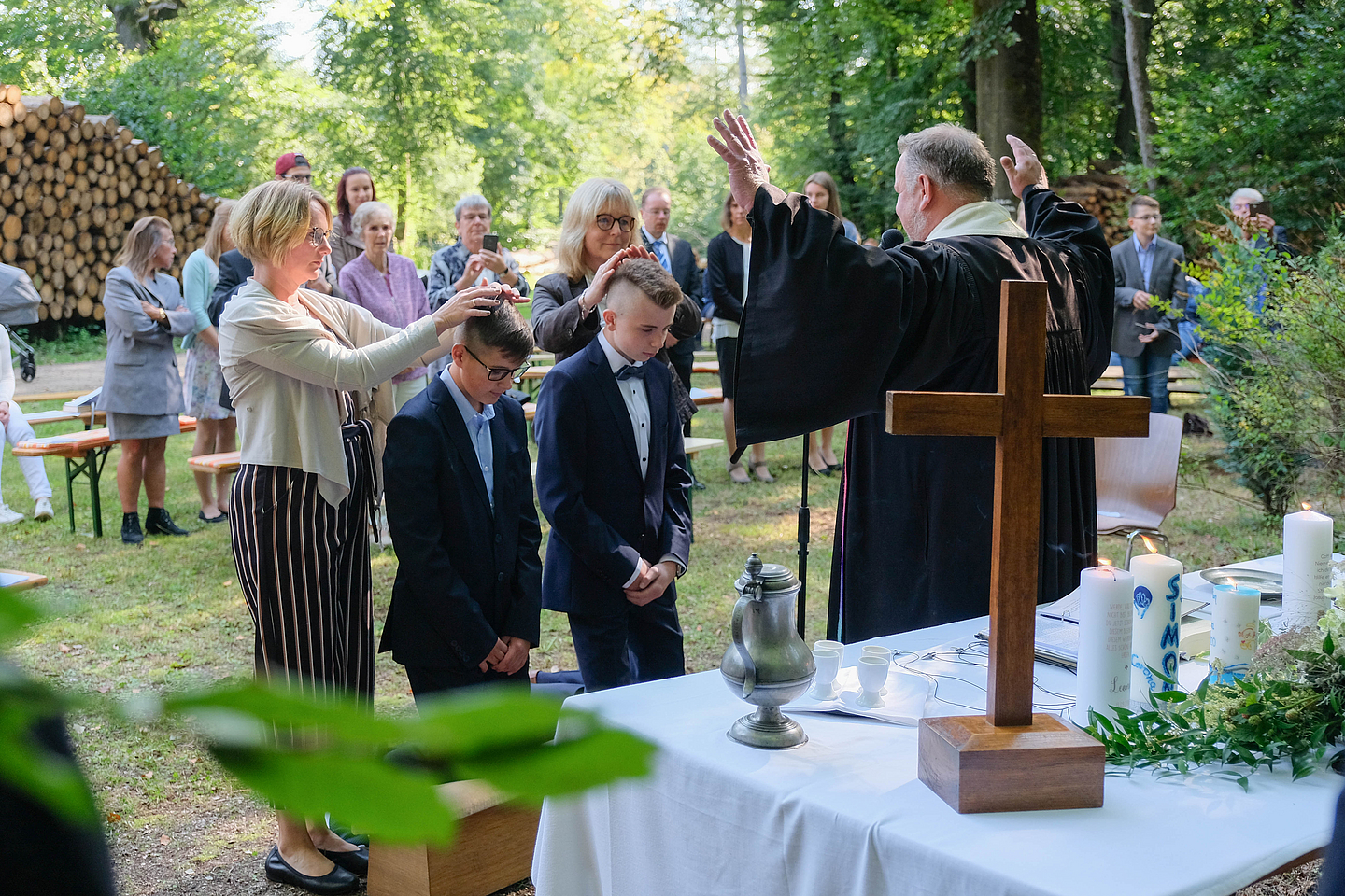 Wald-Konfirmation Kirchsspiel Schwarzenhasel am "Zylindermännchen" 2020