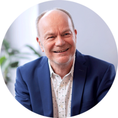 Portraitfoto von Pfarrer Christian Fischer - Foto: medio.tv/Schauderna