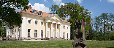 Im Jahr 1947 als «Evangelische Akademie von Kurhessen-Waldeck» in Guntershausen gegründet, bezog sie im Jahr 1952 das Schlösschen am Gesundbrunnen in Hofgeismar. (Foto: medio.tv/Schauderna)
