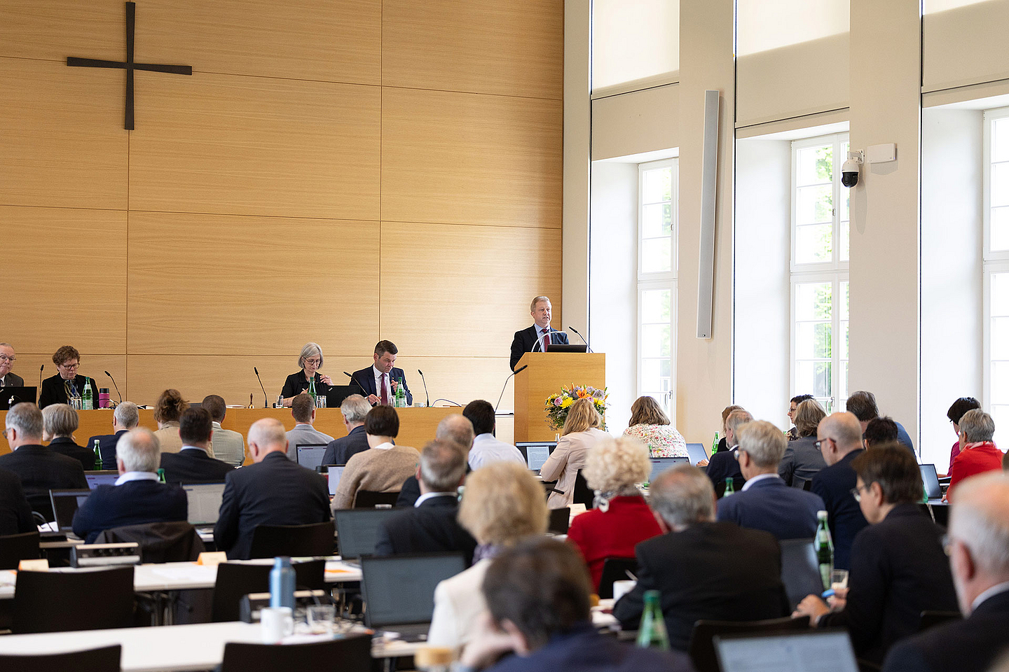 Präses Dr. Michael Schneider vor der Landessynode