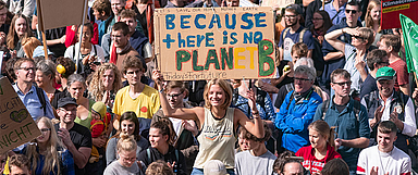Unser Foto zeigt Teilnehmerinnen und Teilnehmer der Demonstration in Marburg. Weitere Fotos folgen. (Foto: medio.tv/Schauderna)