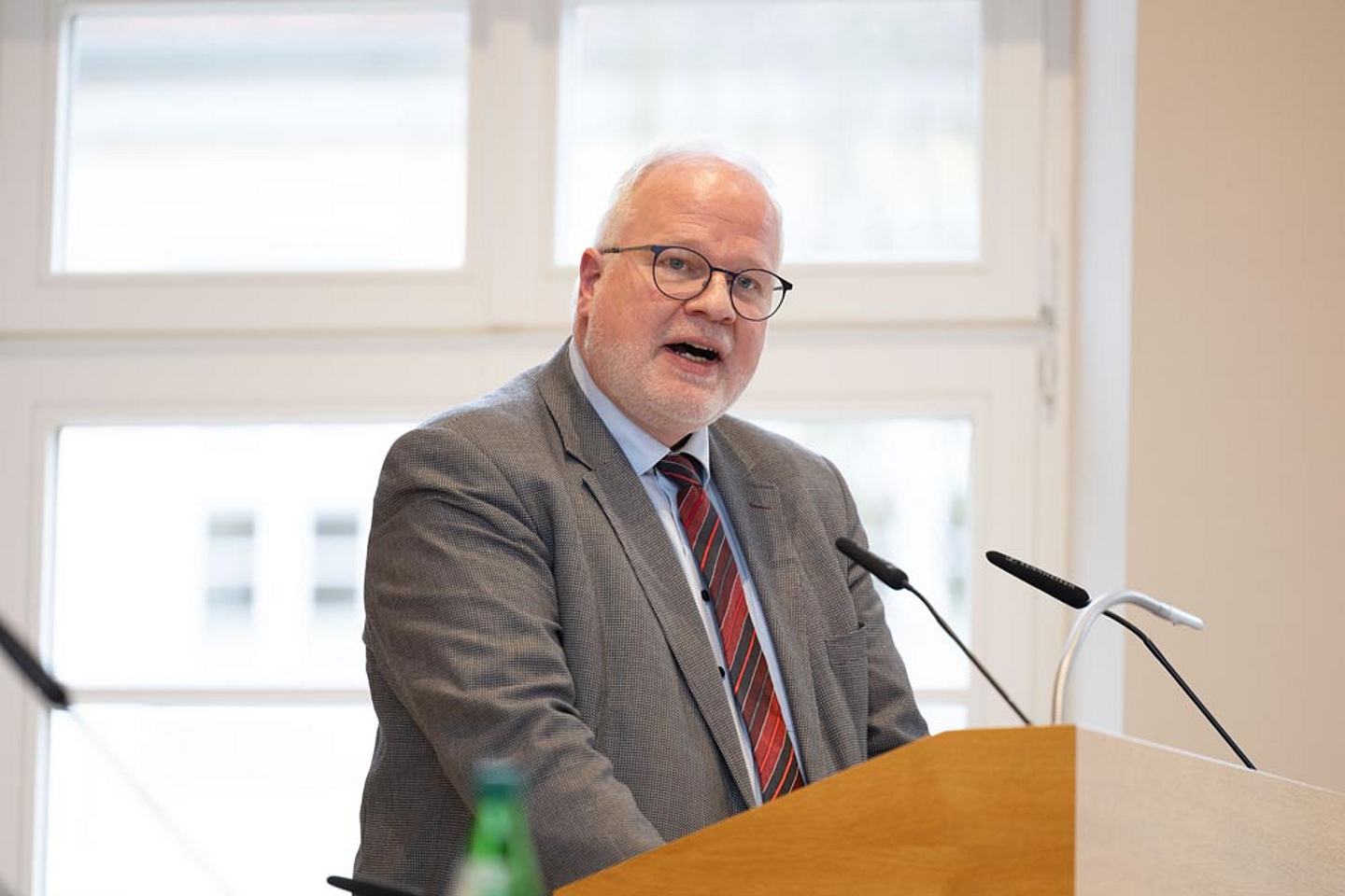 Grußwort  Prof. Dr. Wolf-Friedrich Schäufele (Dekan des Fachbereichs Ev. Theologie der Philipps- Universität Marburg)