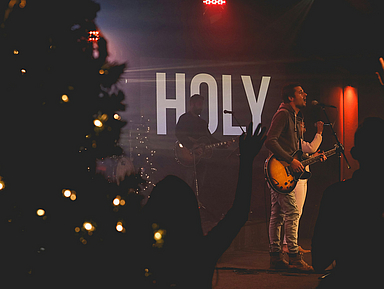 Unser Foto zeigt ein Konzert in weihnachtlicher Atmosphäre.