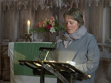 Judith Otterbach eröffnete die Lesung am Mittwochabend. Bis Samstag wurde dann die gesamte Bibel vorgelesen. 