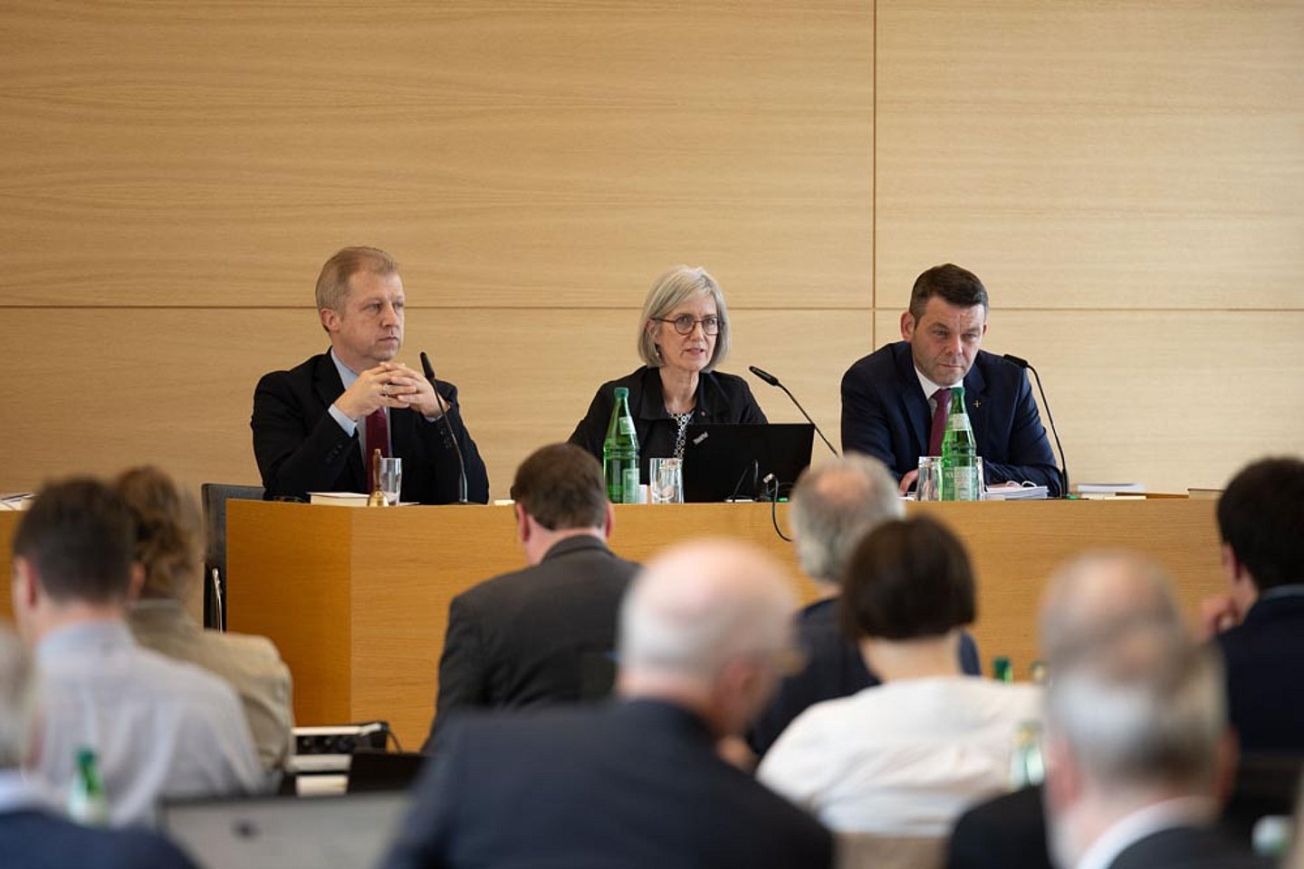 Vorstand der Synode (v.l.): Präses Dr. Michael Schneider, Kirchenrätin Dr. Isabel Schneider-Wölfinger (Espenau) und Pfarrer Kristof Weisheit (Edermünde-Besse)
