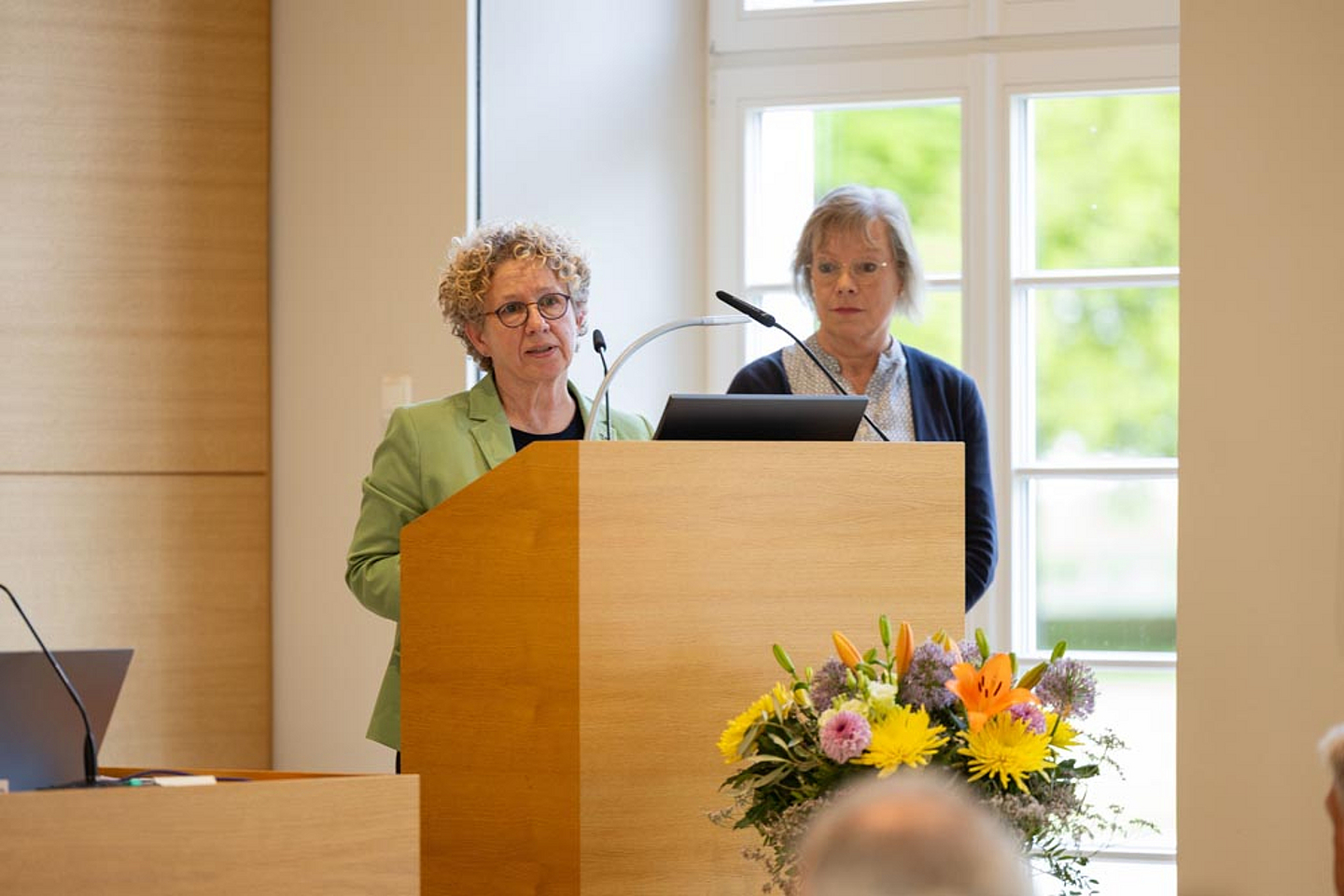 Ute Kaisinger-Carli und Dekanin Petra Hegmann zum Thema Zukunft des Pfarrberufes