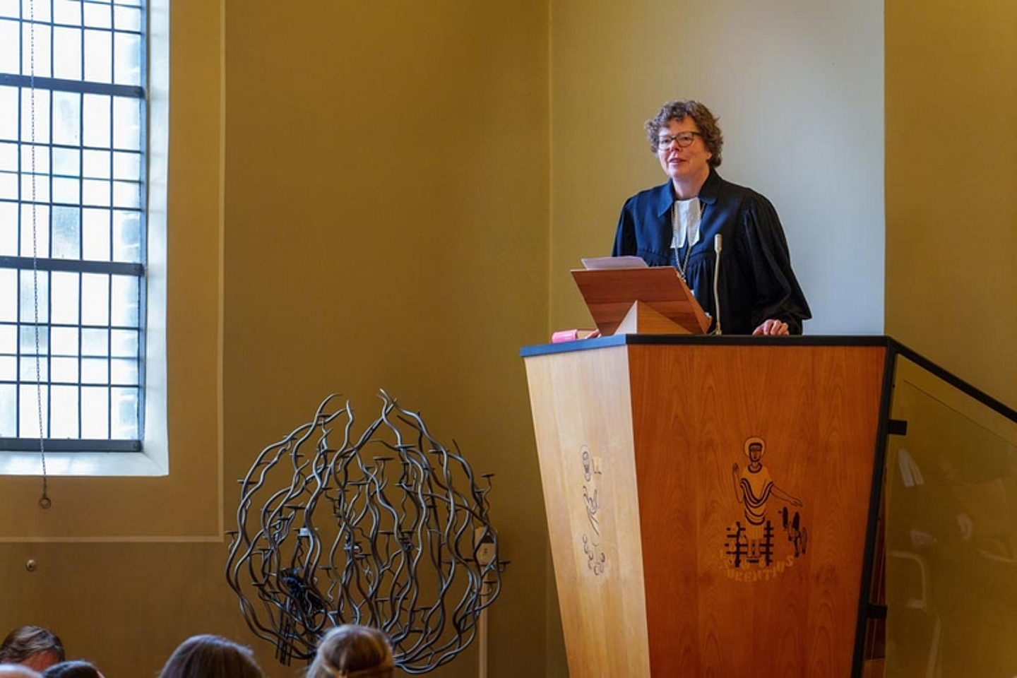 Bischöfin Prof. Dr. Beate Hofmann predigte im Gottesdienst in der Hephata-Kirche. (Foto: Hephata-Archiv/Stefan Betzler)