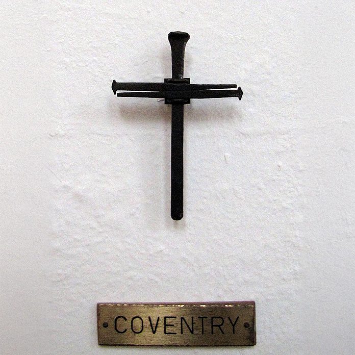 Nagelkreuz von Coventry: Unser Foto das Kreuz in der Nikolaikirche, Kiel Nagelkreuz von Coventry: Unser Foto das Kreuz in der Nikolaikirche, Kiel