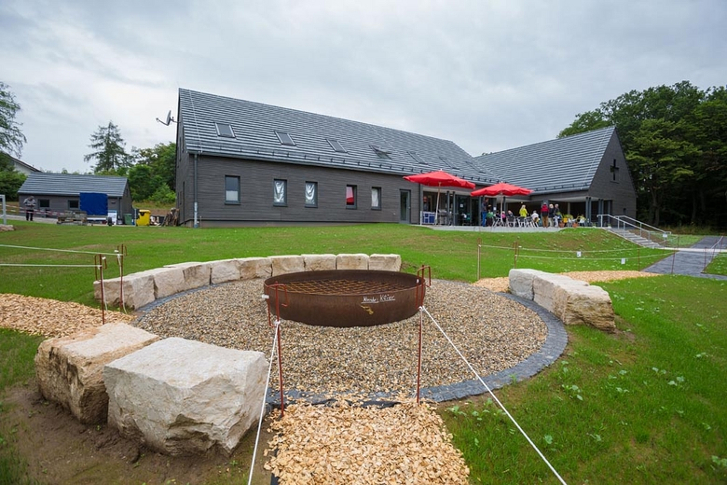 Abschied „alte Kirche im Grünen“/Willkommen „neue Kirche im Grünen“ Scheid