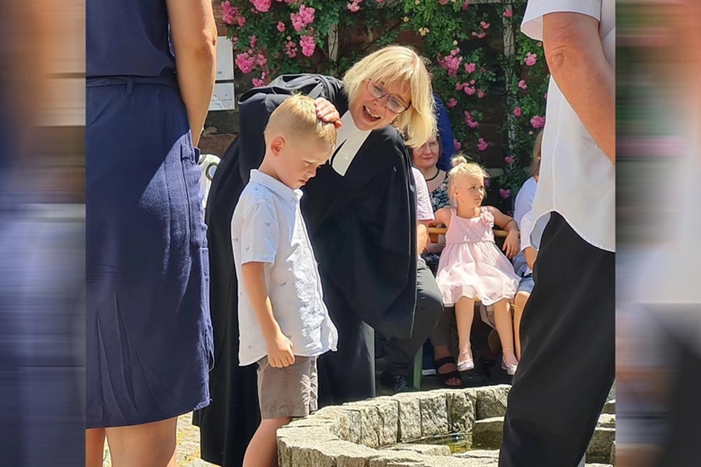 Tauffest des Kirchenkreises Hanau am Partnerschaftsbrunnen in Wachenbuchen. (Foto: foto_goebel.de)