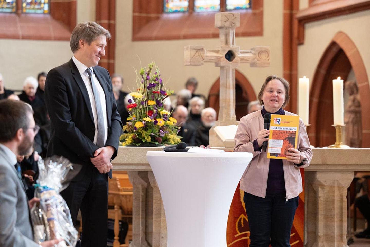 Dekanin Sabine Tümmler (Kirchenkreis Schwalm-Eder) mit Hombergs Bürgermeister Dr. Nico Ritz Dekanin Sabine Tümmler (Kirchenkreis Schwalm-Eder) mit Hombergs Bürgermeister Dr. Nico Ritz