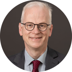 Portraitfoto von Dekan Ralf Gebauer