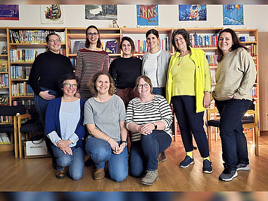 Freude über die besondere Auszeichnung: Das Team der Evangelischen öffentlichen Bücherei Meerholz-Hailer.