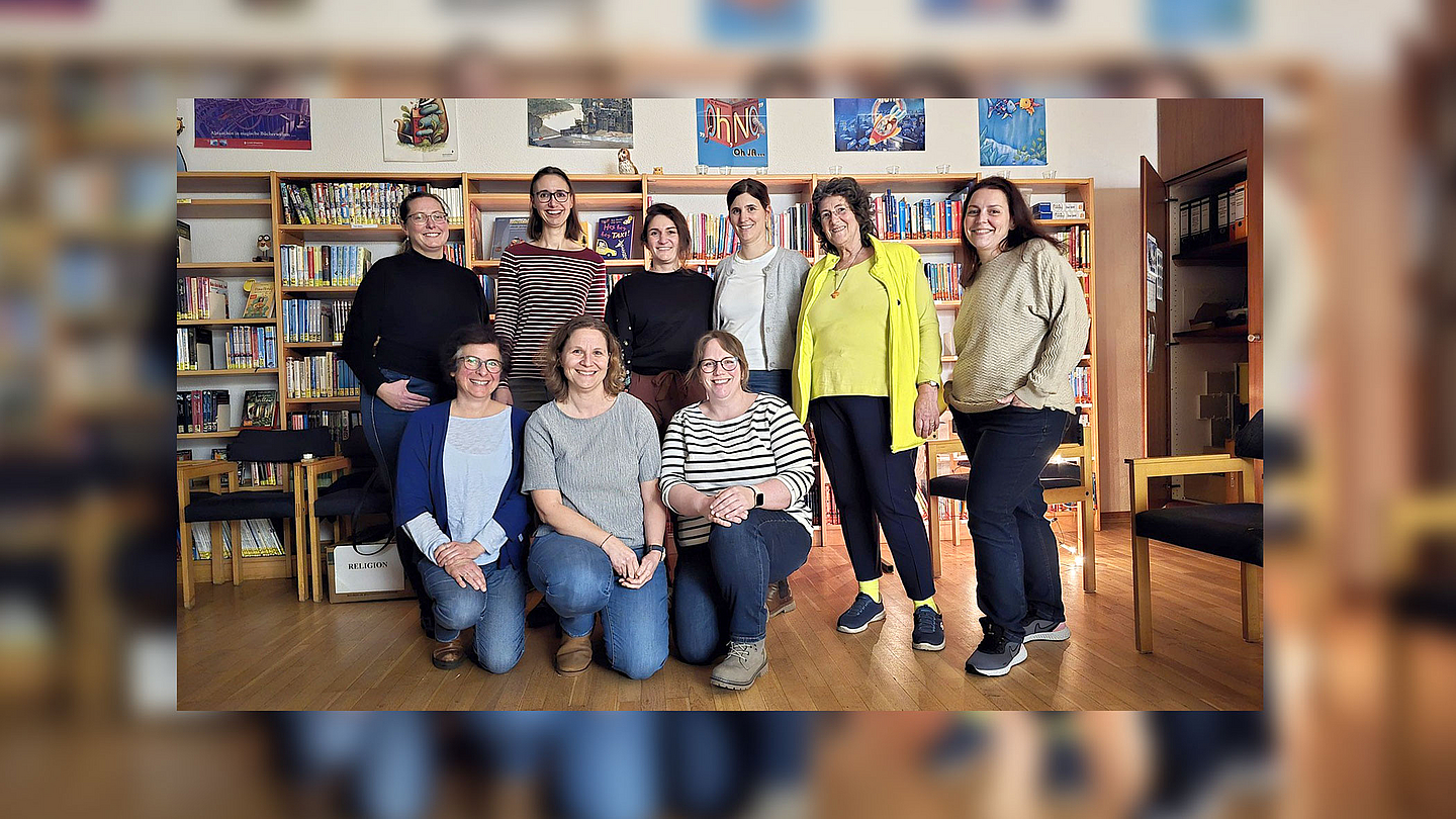 Freude über die besondere Auszeichnung: Das Team der Evangelischen öffentlichen Bücherei Meerholz-Hailer. Freude über die besondere Auszeichnung: Das Team der Evangelischen öffentlichen Bücherei Meerholz-Hailer.