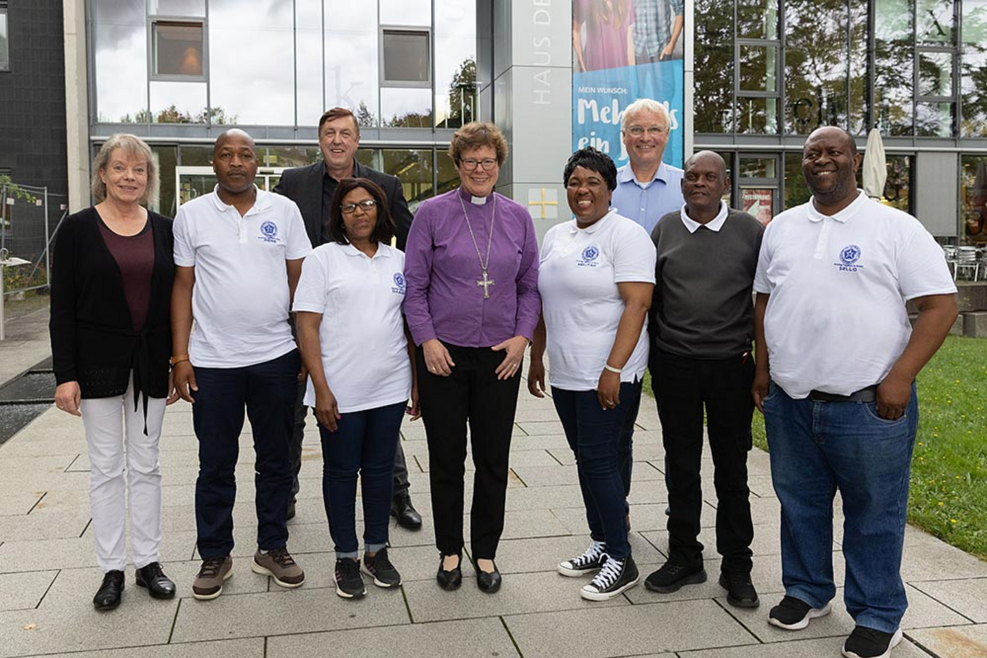 v.l.n.r: Dekanin Petra Hegmann, Mzwandile Rens, Pfr. Armin Beck, Rebecca Tladi, Bischöfin Dr. Beate Hofmann, Mamorake Melitah Kgotle, Pfr. Harald Wahl, Pfr. Isaac Ntara Bele, Ralph Sello Kgotle