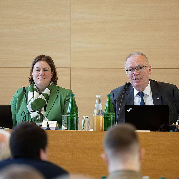 Vizepräsidentin Dr. Katharina Apel und Prälat Burkhard zur Nieden berichteten über laufende Prozesse und die statistische Entwicklung der Personalsituation.