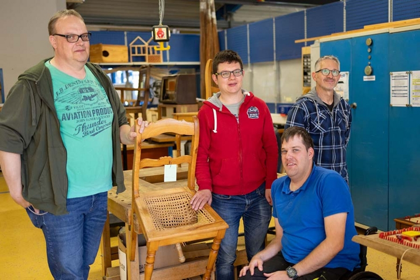 Stuhlflechten in den Caldener Werkstätten