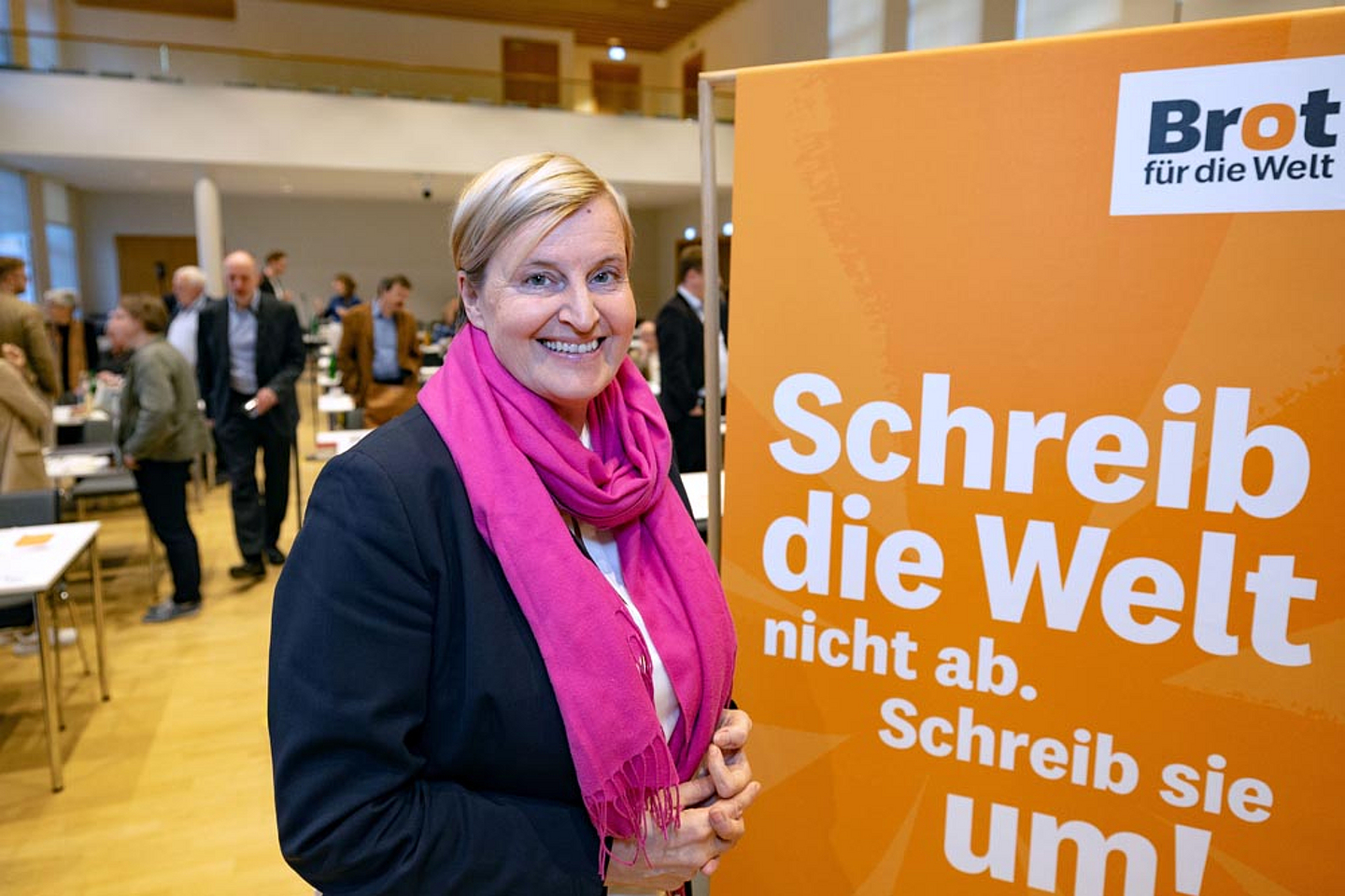 Pfarrerin Dr. Dagmar Pruin, Präsidentin von Brot für die Welt und der Diakonie Katastrophenhilfe vor ihrem Vortrag im Synodalsaal