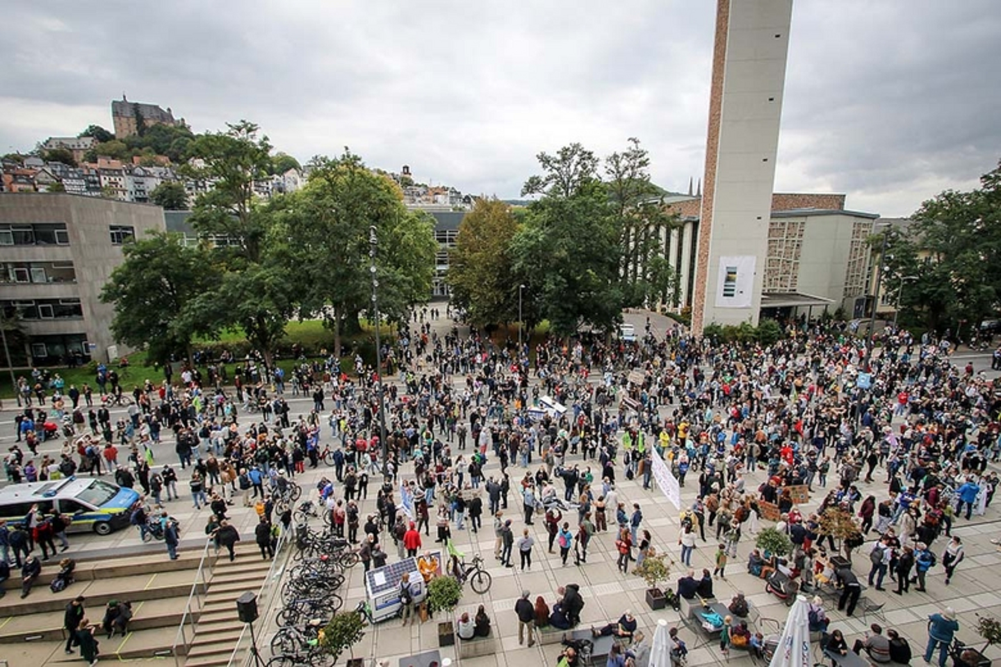 Teilnehmende am Klimastreik in Marburg. (Foto: Thomas Richter)
