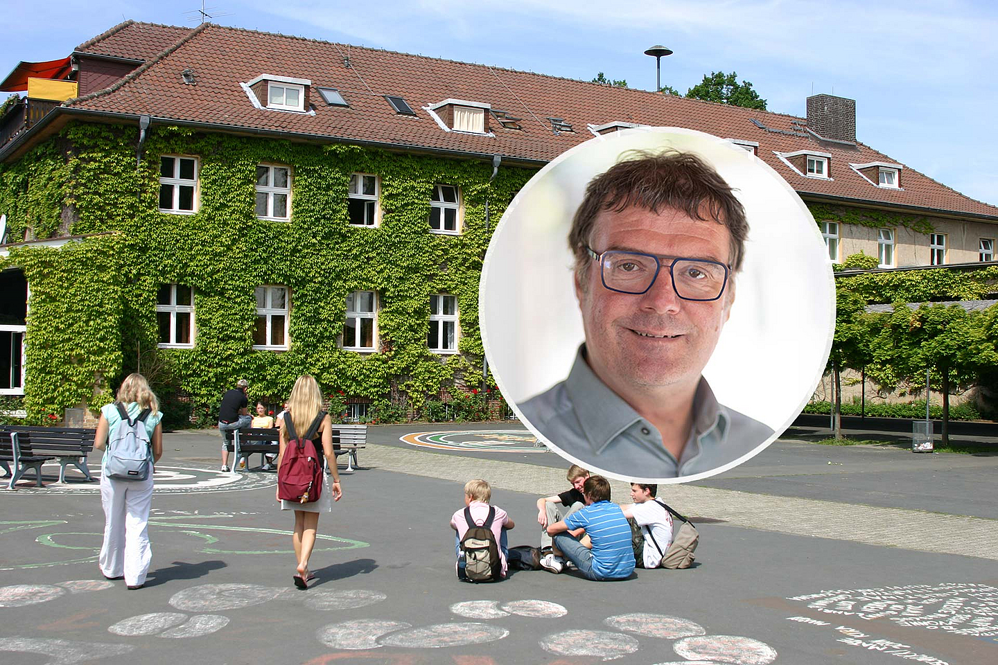 Montage aus einem Porträt von Martin Michel und einer Außenaufnahme der Melanchthon-Schule Steinatal. Im Hintergrund sind das mit Efeu bewachsene Schulgebäude sowie Schülerinnen und Schüler auf dem Schulhof zu sehen. Montage aus einem Porträt von Martin Michel und einer Außenaufnahme der Melanchthon-Schule Steinatal. Im Hintergrund sind das mit Efeu bewachsene Schulgebäude sowie Schülerinnen und Schüler auf dem Schulhof zu sehen.
