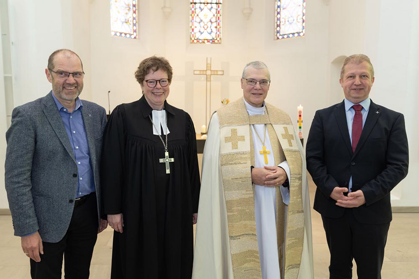 (V.l.): Dr. Diethelm Meißner (Dezernent für Diakonie und Ökumene der EKKW), Bischöfin Dr. Beate Hofmann, Bischof Marko Tiitus, Präses Dr. Michael Schneider