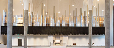 Imposantes Instrument: Die Orgel der Kasseler Martinskirche hat mehr als 5.000 Pfeifen. Die Herstellung aller über 15.000 Einzelteile in der Firma Rieger dauerte mit ca. 40 Mitarbeitern ungefähr 9 Monate. (Foto: medio.tv/Schauderna)