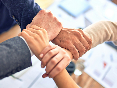 «Sie brauchen jemanden, der sie bei der Hand nimmt», sagt Pfarrer Ruckert. Im Brief schlägt er «fachspezifische Ausbildungszentren für Menschen mit Migrationshintergrund» vor.