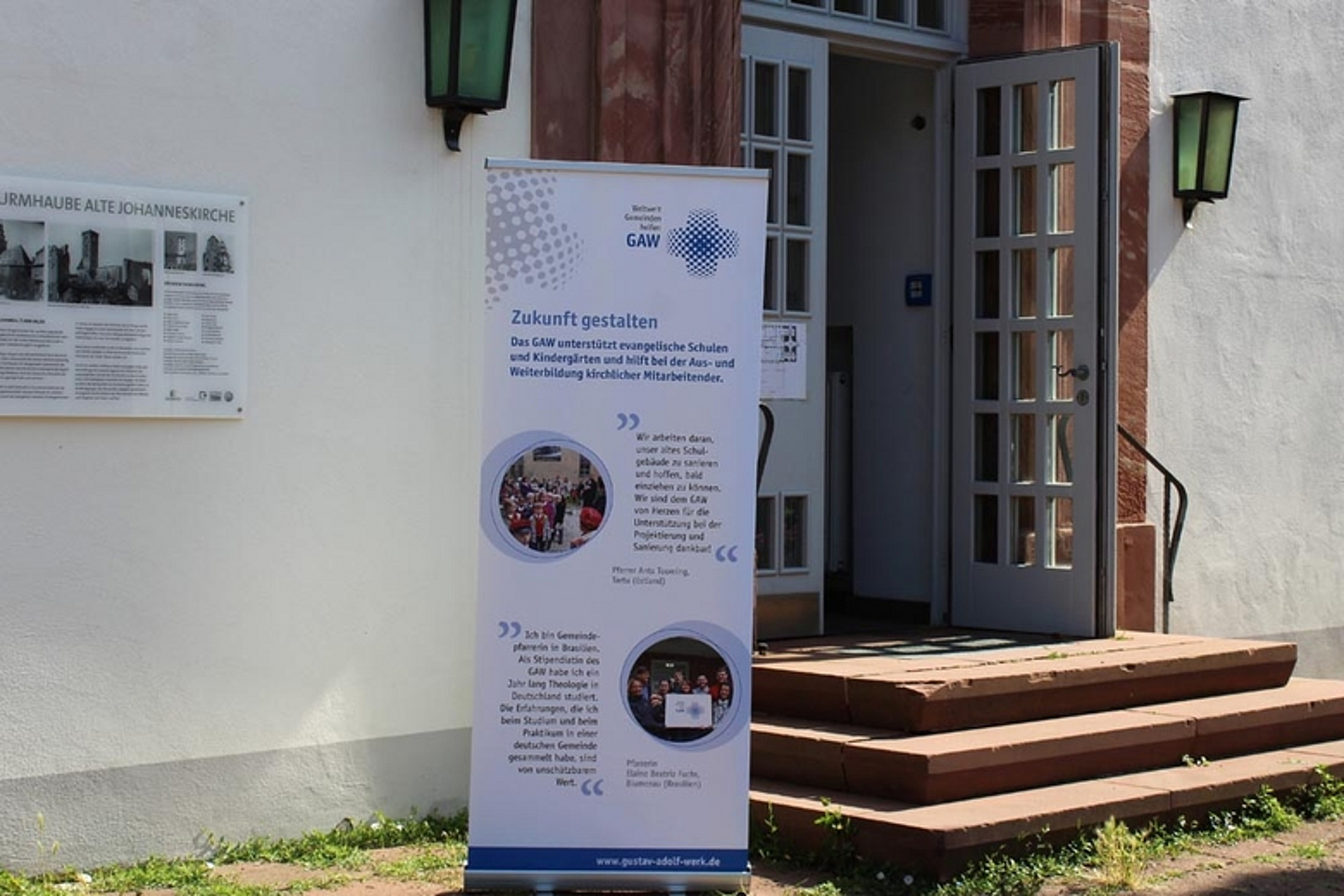 Unter dem Titel «Die Diaspora am Nebentisch» ging es am 3. Juli 2021 bei einem Studientag in Hanau in der Alten Johanneskirche um die Arbeit der Diaspora-Kirchen weltweit und regional. (Foto: medio.tv/Pongratz)