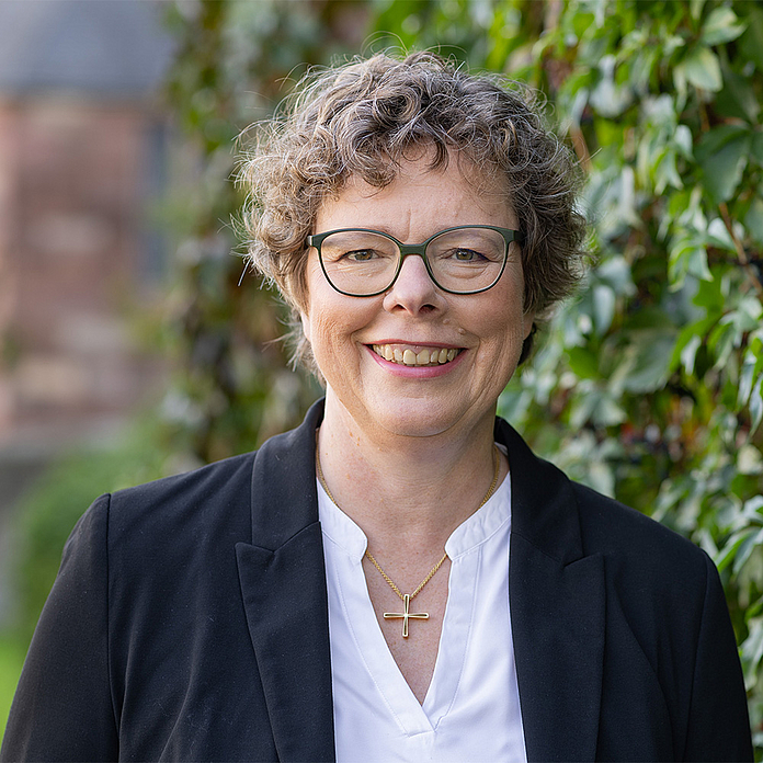 Portraitfoto von Bischöfin Dr. Beate Hofmann
