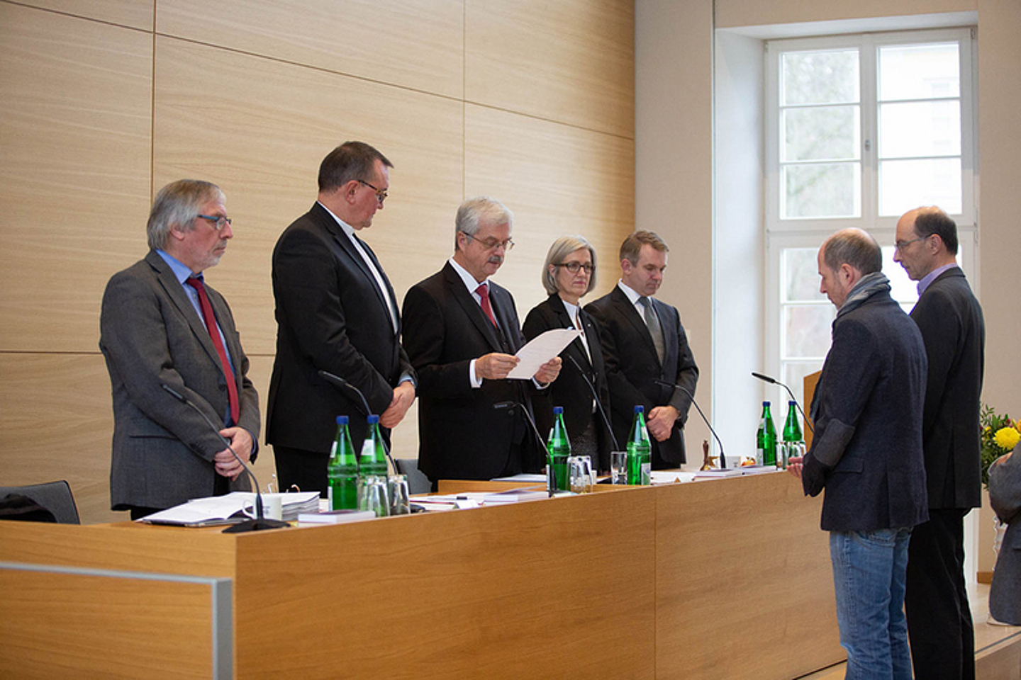 Vereidigung der neuen Synodalen (v.l.): Carsten Köstner-Norbisrath und Fritz Willems.