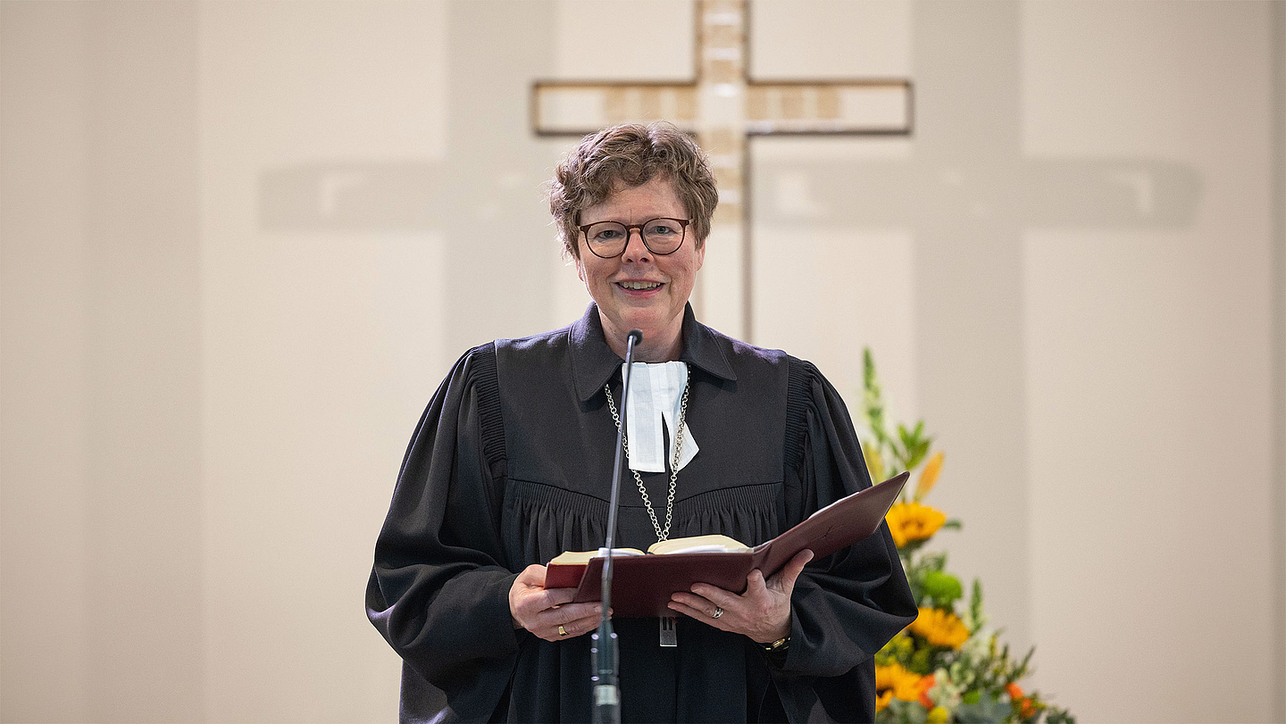 Bischöfin Dr. Beate Hofmann im Eröffnungsgottesdienst in der Brunnenkirche in Hofgeismar
