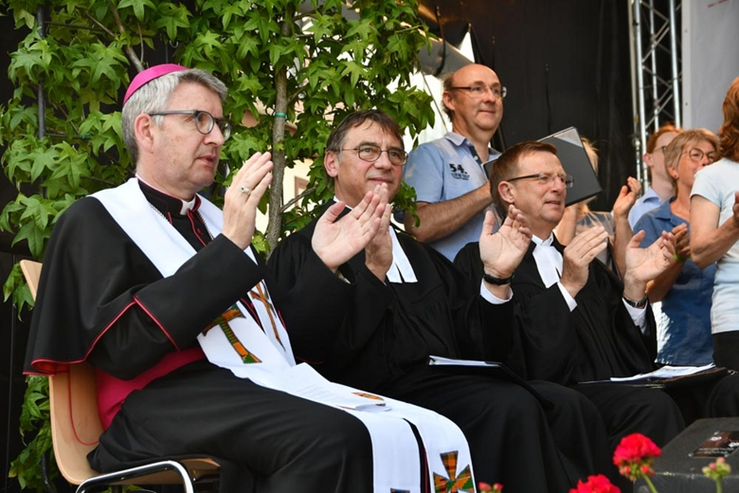 Mit dem Thema «Glück» präsentierten sich die evangelischen Kirchen in Hessen gemeinsam mit der Diakonie Hessen vom 2. bis 11. Juni auf dem Hessentag in Pfungstadt. Dazu wurde die Martinskirche zur «Glückskirche». (Foto: EKHN)