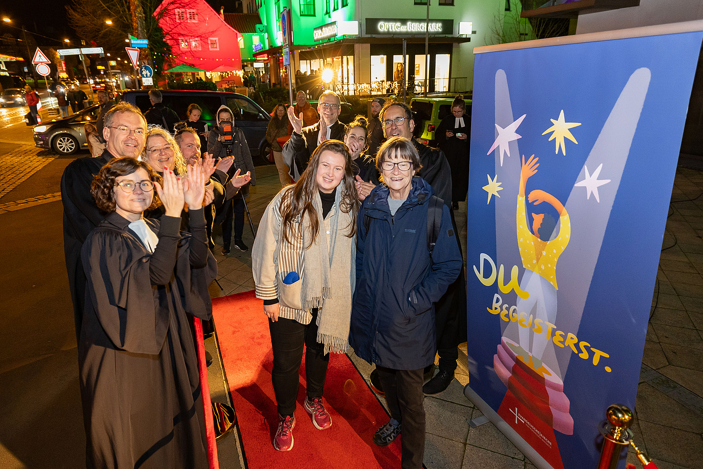 Der rote Teppich beim diesjährigen "Bad Wilhelmshöhe verzaubert" kam gut bei den Besucherinnen und Besuchern an.
Foto: medio.tv/Schauderna
