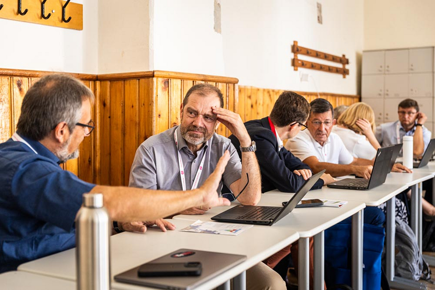 Ökumenedezernent Dr. Diethelm Meißner in einer Arbeitsgruppe. 